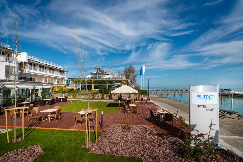 Hotel Yacht Wellness & Business Siofok Exterior photo